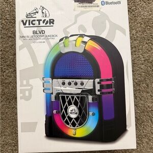 BLVD Mini Bluetooth Jukebox - Multicolor LED